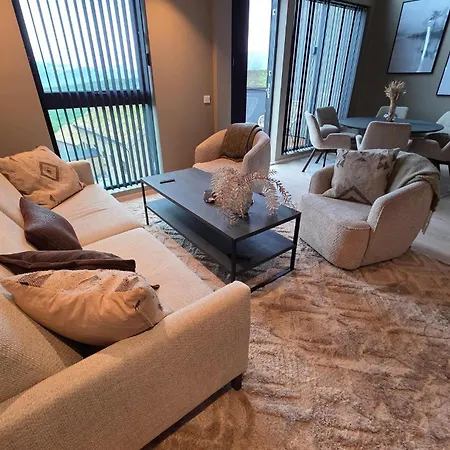 4 Bedroom Stunning In Edland * Nesland
