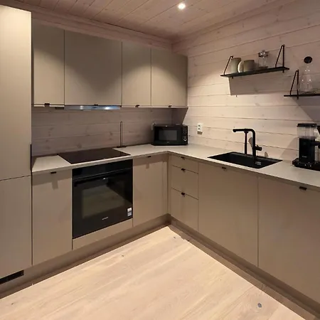 4 Bedroom Stunning In Edland דירה *