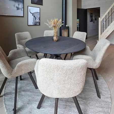 דירה 4 Bedroom Stunning In Edland *