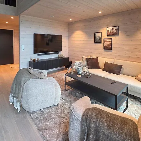 4 Bedroom Stunning In Edland