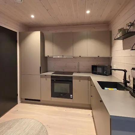 4 Bedroom Stunning In Edland Nesland